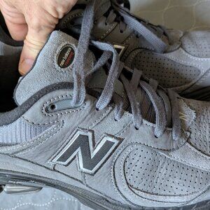 New Balance 2002R grey barely worn in original box size 11